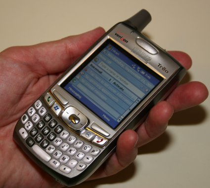 Palm Treo 700w smartphone