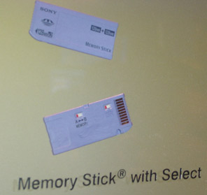 img_memstick_select.jpg - PalmInfocenter.com Image Detail