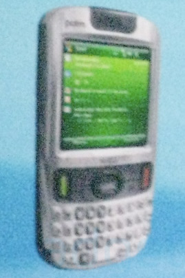 treo-800w-ces-engadget-l.jpg - PalmInfocenter.com Image Detail